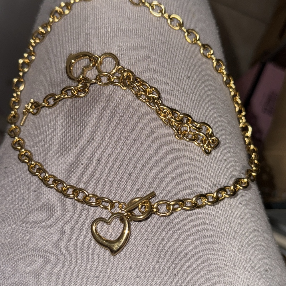 Chic Gold Heart Bracelet